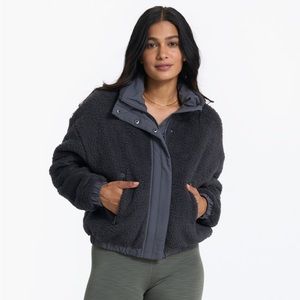 Vuori Sherpa jacket- multiple sizes